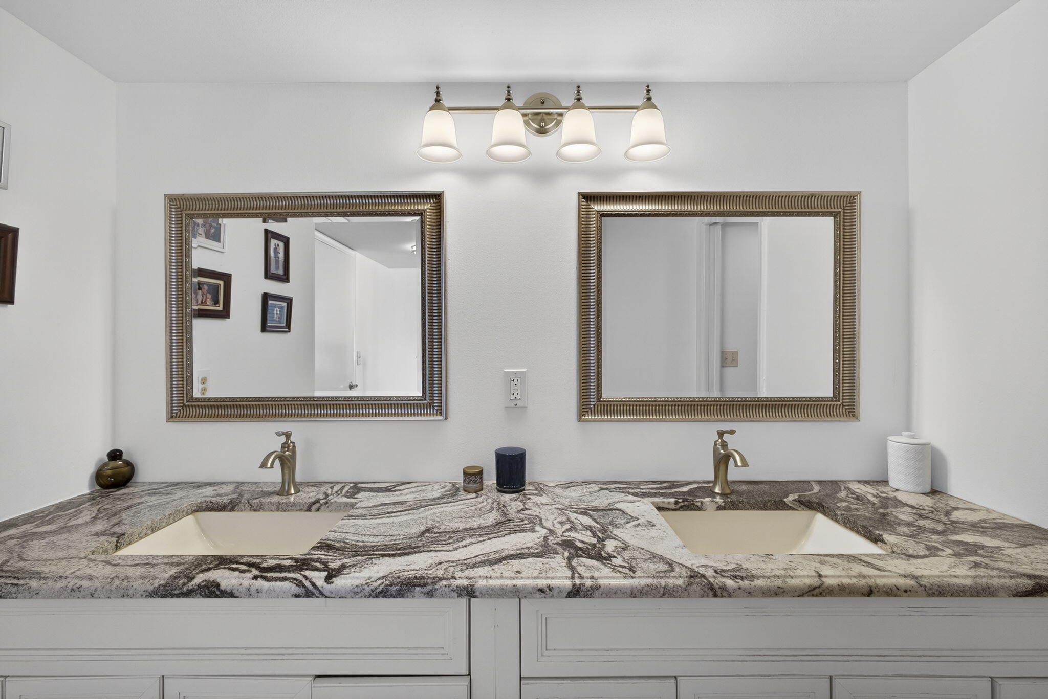 LANDS OF THE PRESIDENT CONDO 3 - Residential