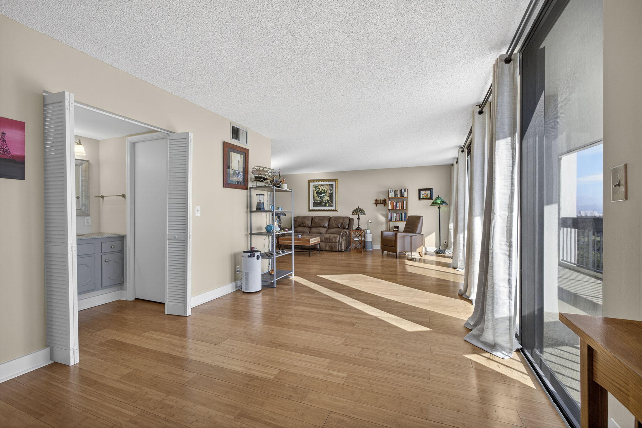 LANDS OF THE PRESIDENT CONDO 3 - Residential