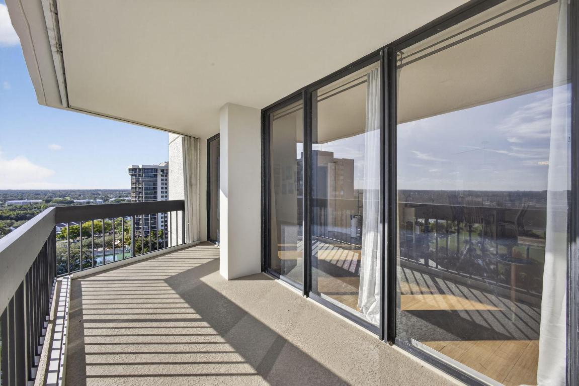 LANDS OF THE PRESIDENT CONDO 3 - Residential