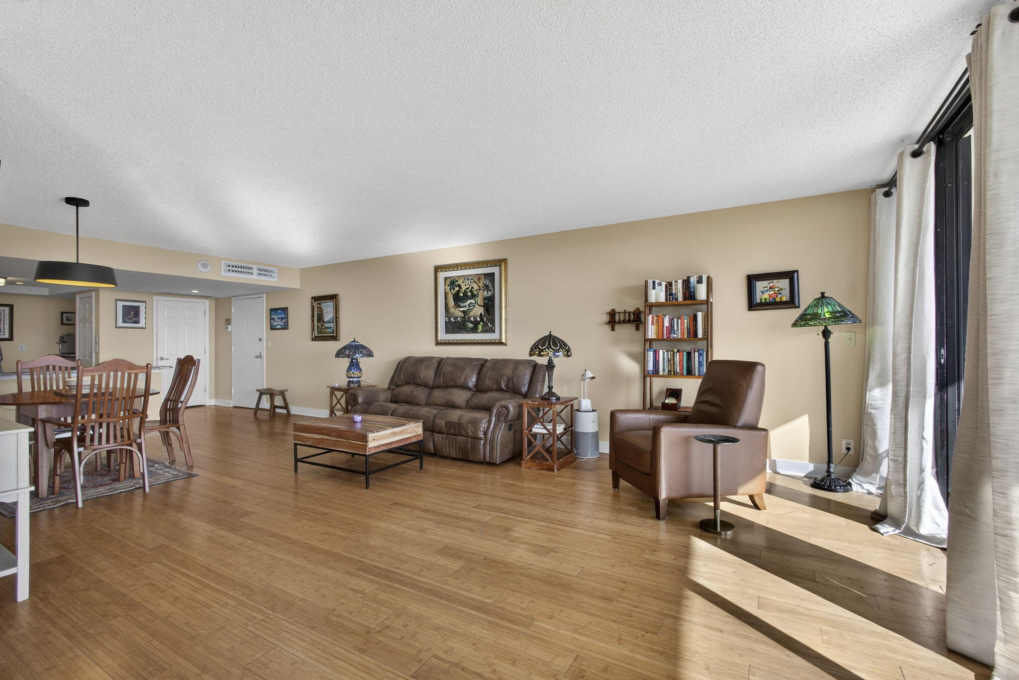 LANDS OF THE PRESIDENT CONDO 3 - Residential