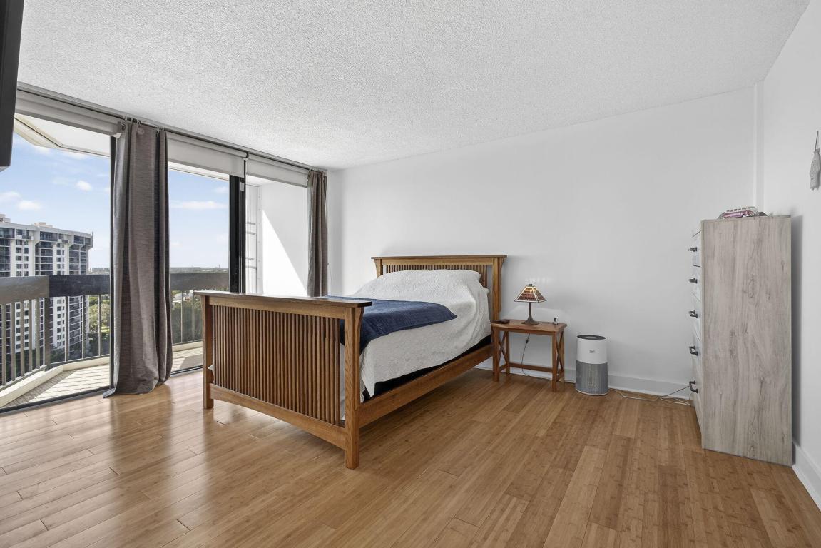 LANDS OF THE PRESIDENT CONDO 3 - Residential