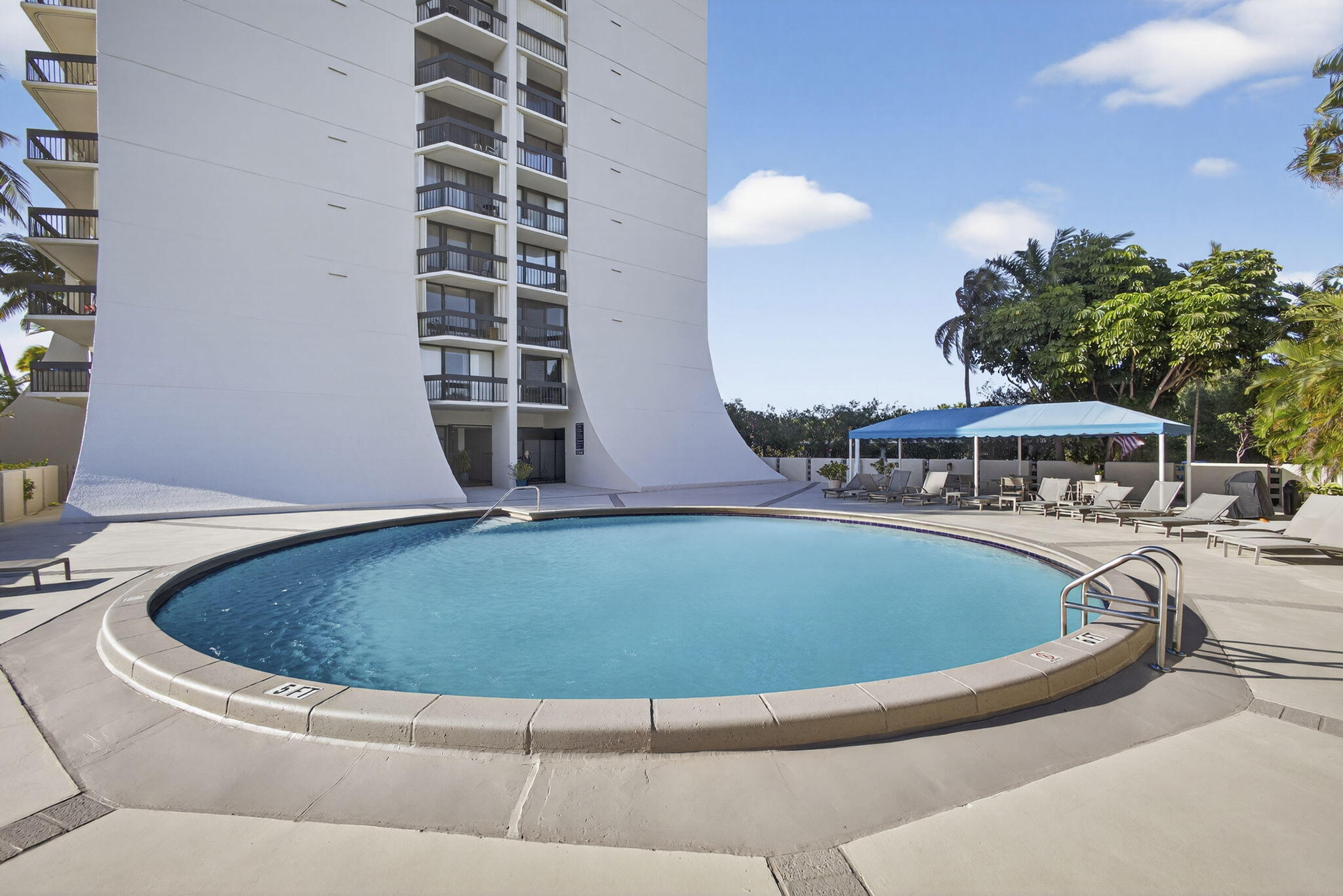 LANDS OF THE PRESIDENT CONDO 3 - Residential