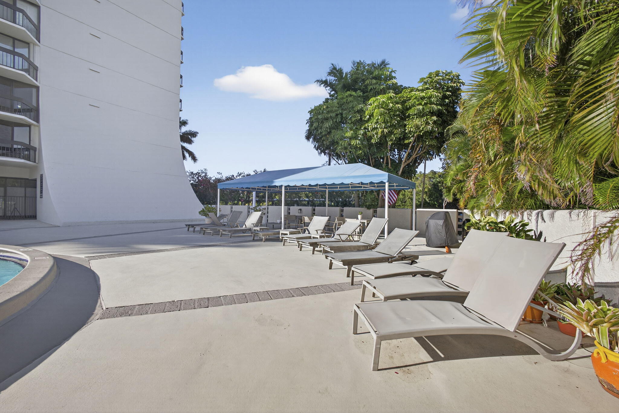 LANDS OF THE PRESIDENT CONDO 3 - Residential