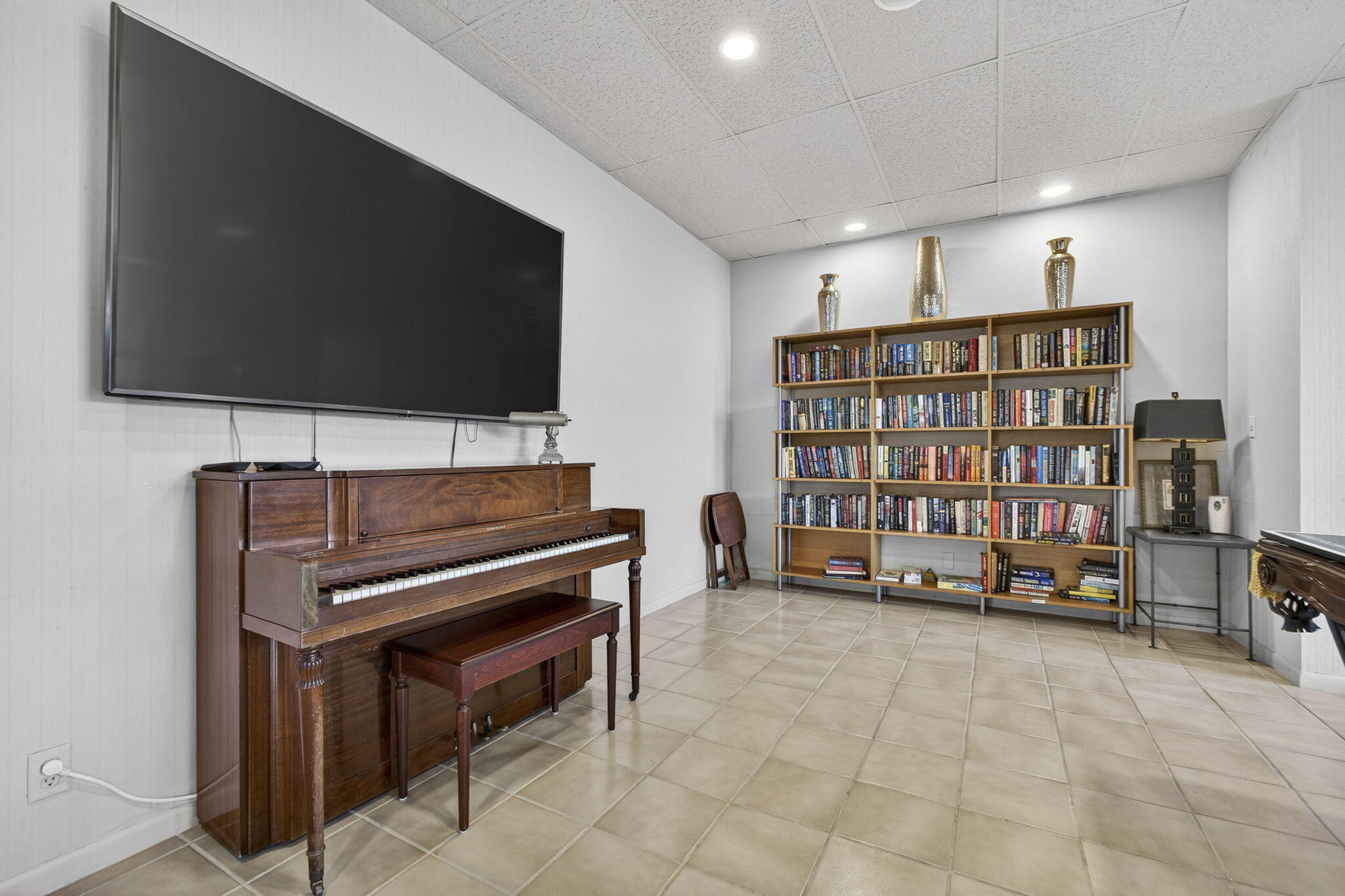 LANDS OF THE PRESIDENT CONDO 3 - Residential