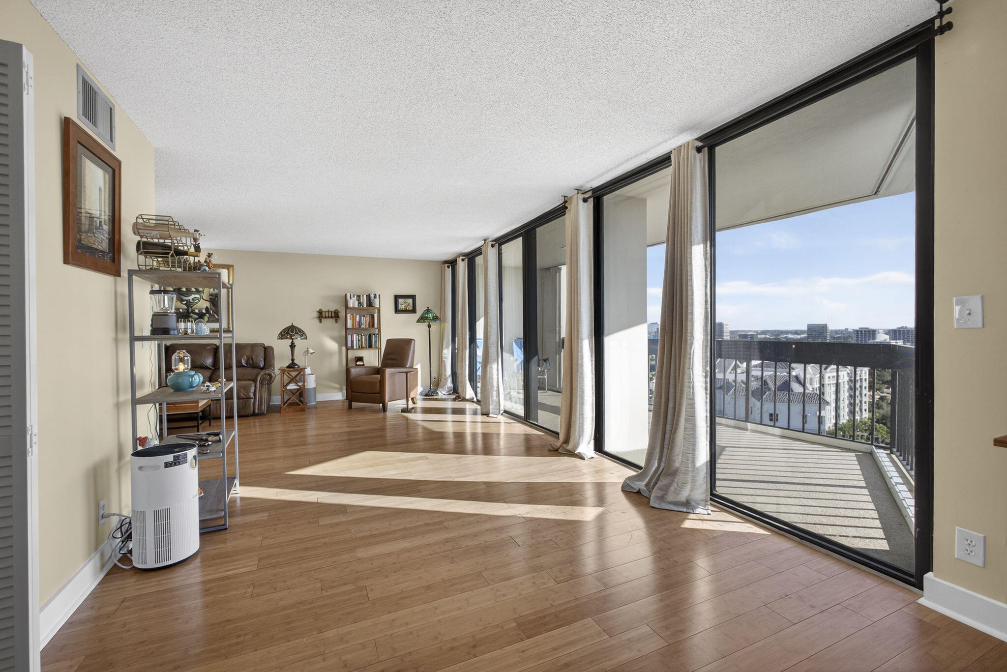 LANDS OF THE PRESIDENT CONDO 3 - Residential