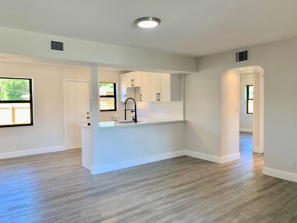 HOLLYWOOD HIGHLANDS PARK - Residential