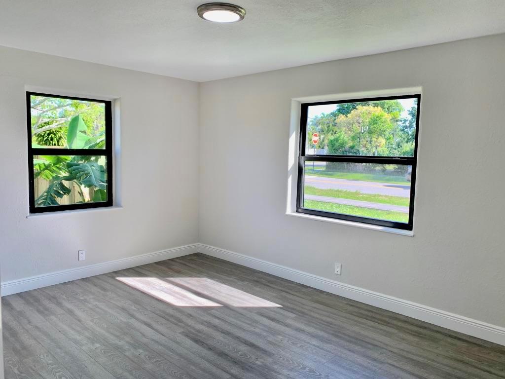 HOLLYWOOD HIGHLANDS PARK - Residential