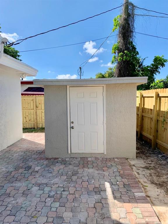 HOLLYWOOD HIGHLANDS PARK - Residential