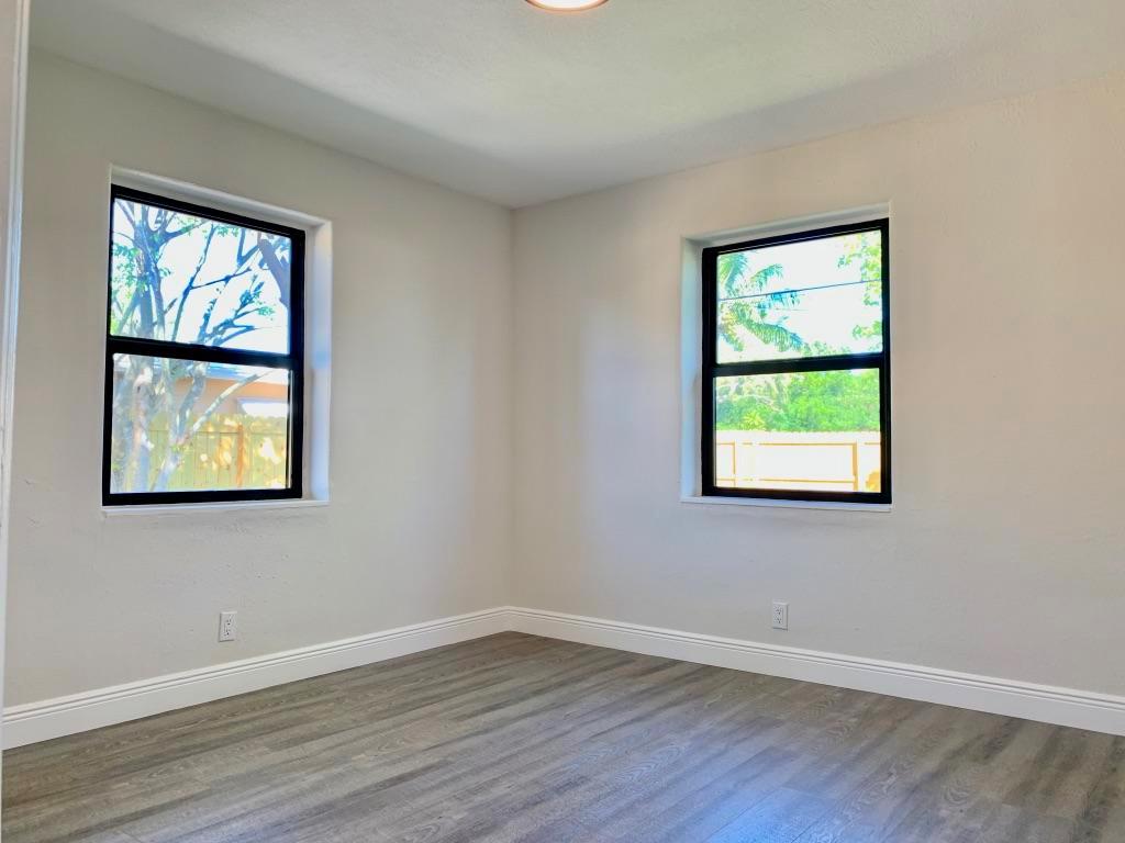 HOLLYWOOD HIGHLANDS PARK - Residential