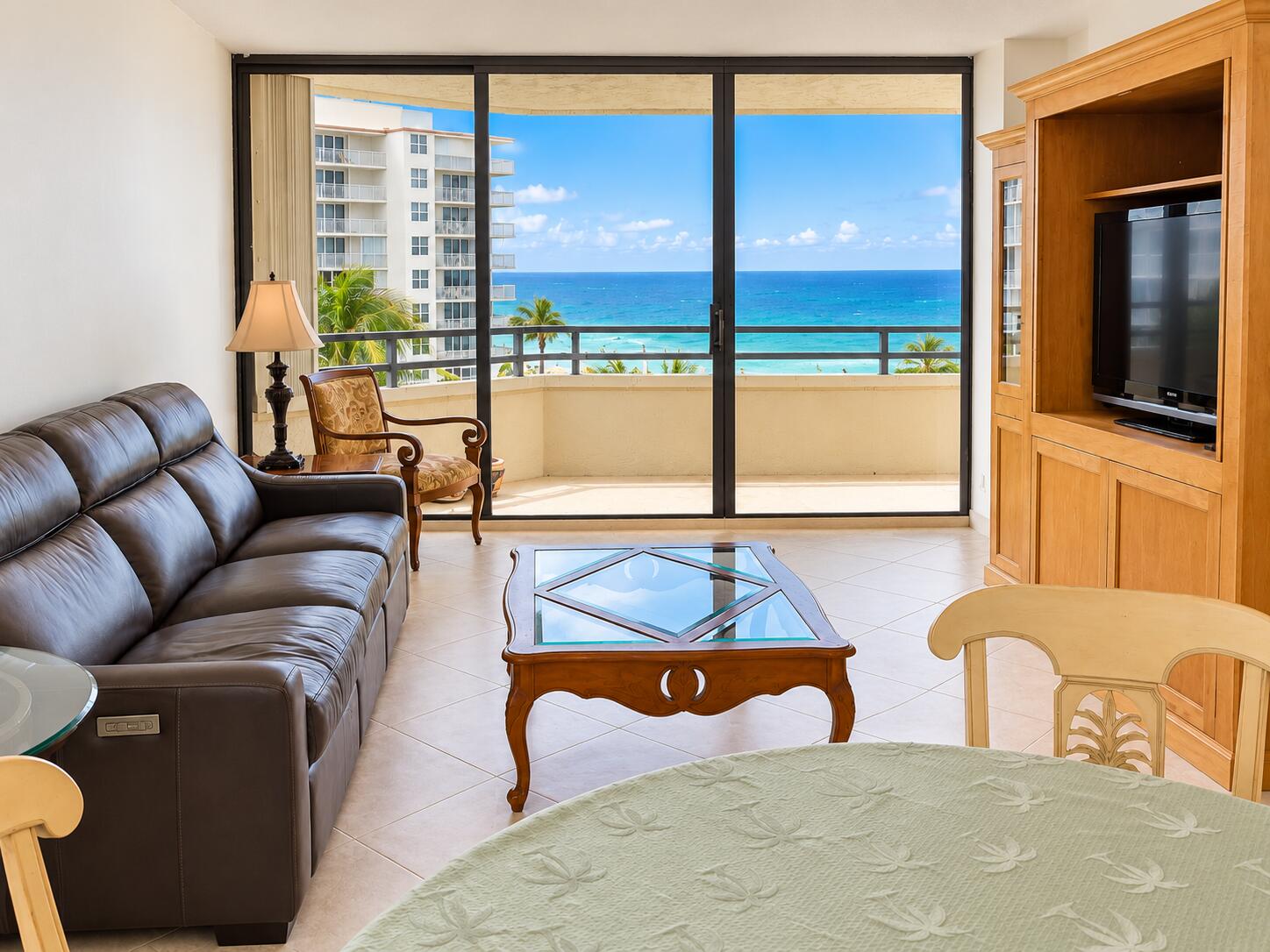3560 S OCEAN Boulevard 506, South Palm Beach, FL, 33480/$689,000 3 3560 S OCEAN Boulevard 506