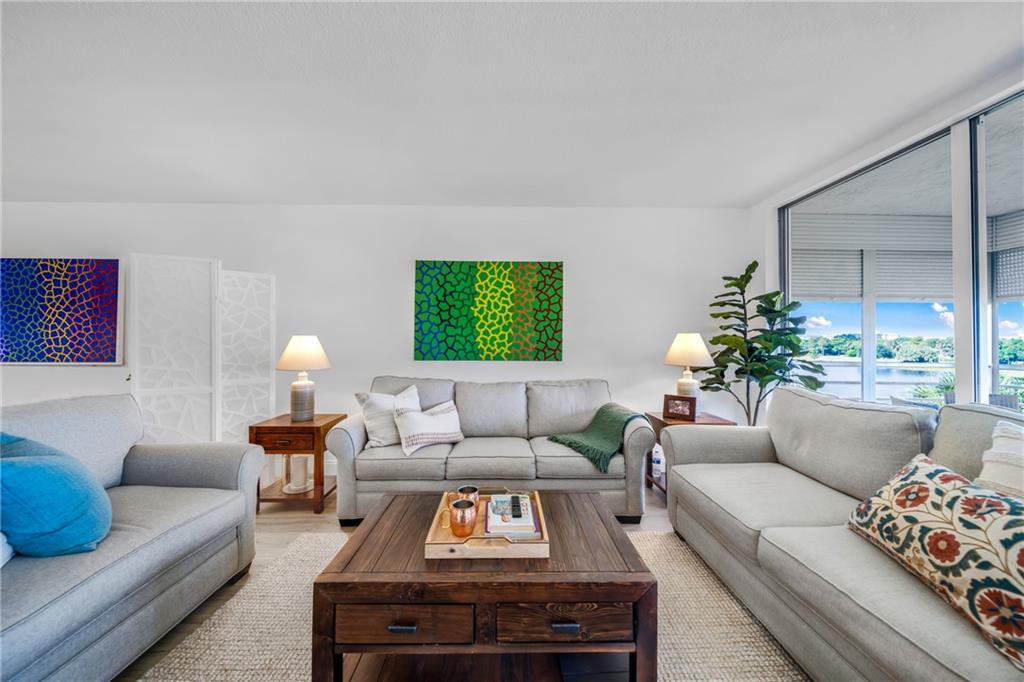PALM AIRE CC - Residential