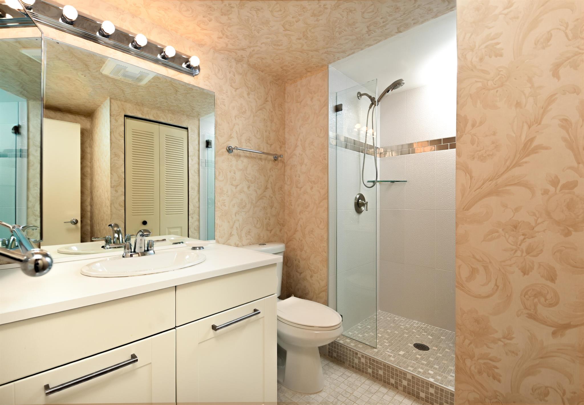 PINES OF BOCA LAGO CONDO - Residential