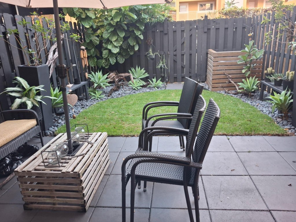 TOWNHOUSE EAST - Residential