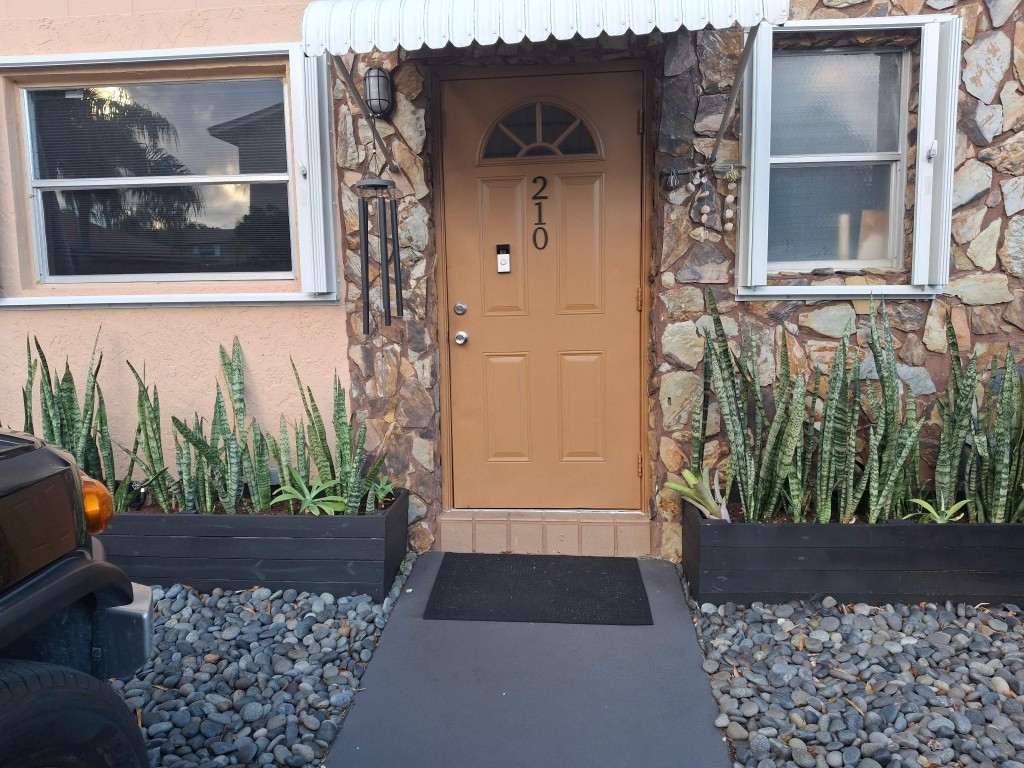 TOWNHOUSE EAST - Residential