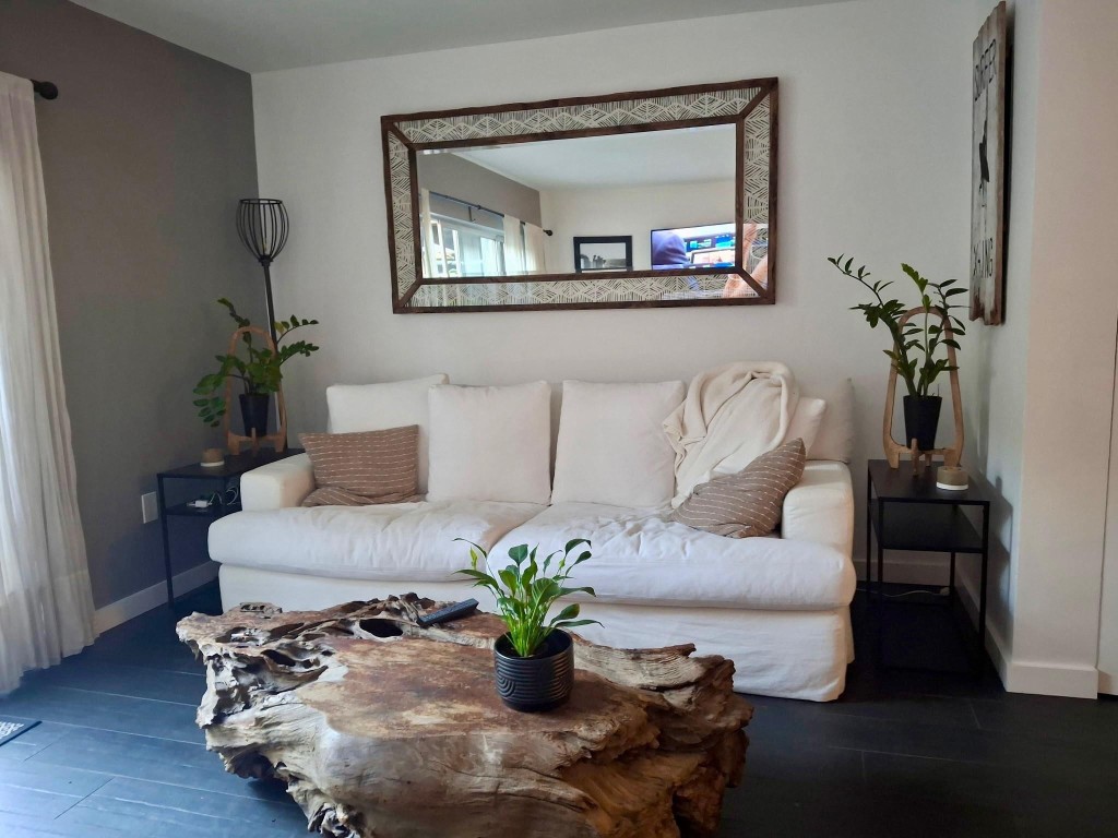 TOWNHOUSE EAST - Residential