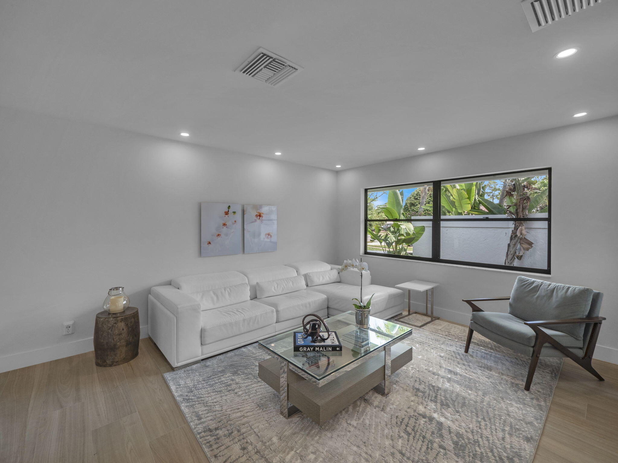 ISLAND OF WELLINGTON - Residential