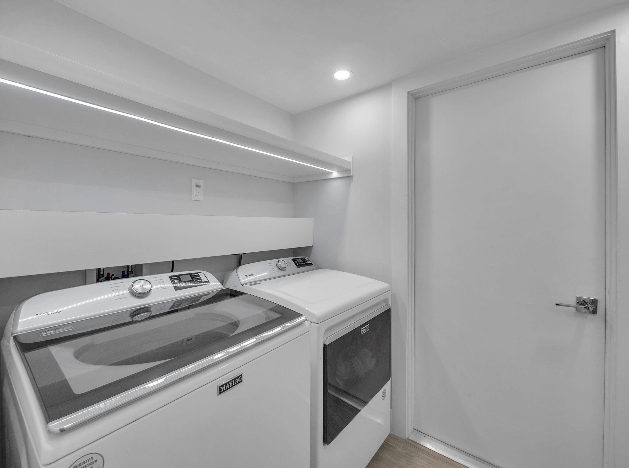 ISLAND OF WELLINGTON - Residential