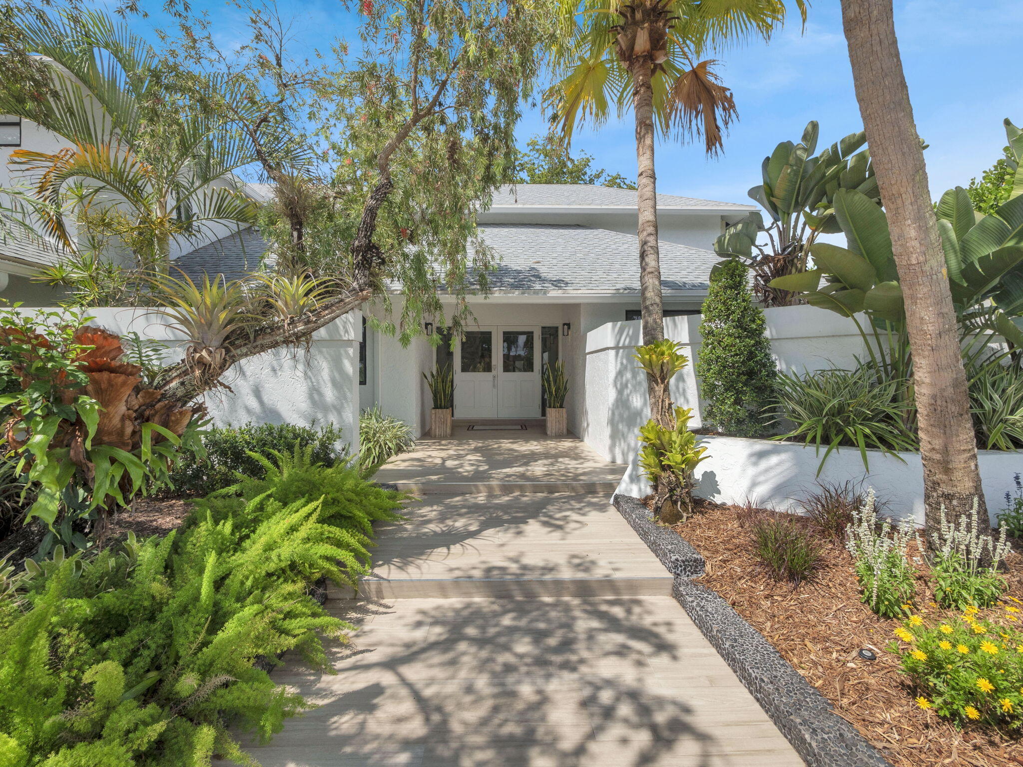 ISLAND OF WELLINGTON - Residential