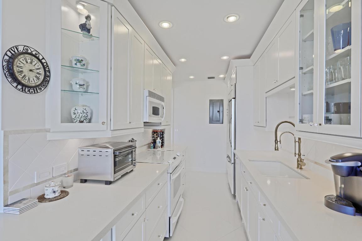 LA PALMA CONDO - Residential