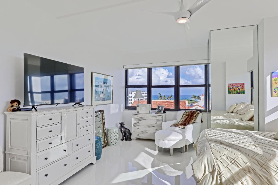 LA PALMA CONDO - Residential