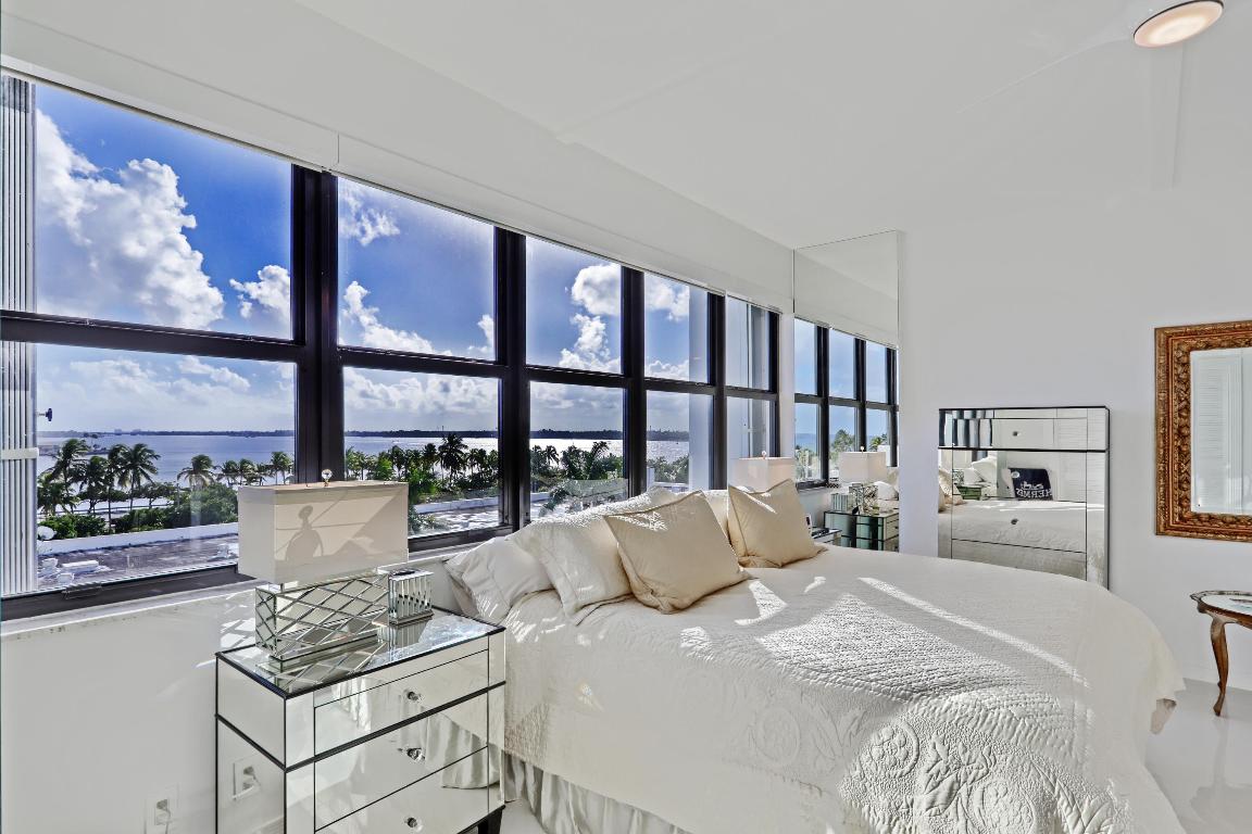 LA PALMA CONDO - Residential