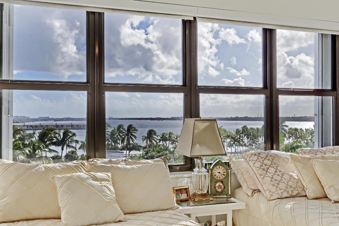 LA PALMA CONDO - Residential