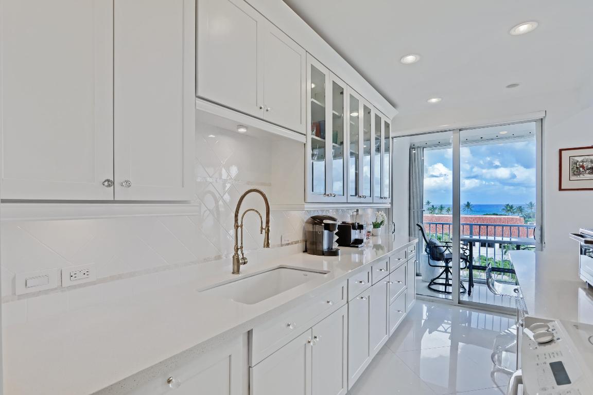 LA PALMA CONDO - Residential