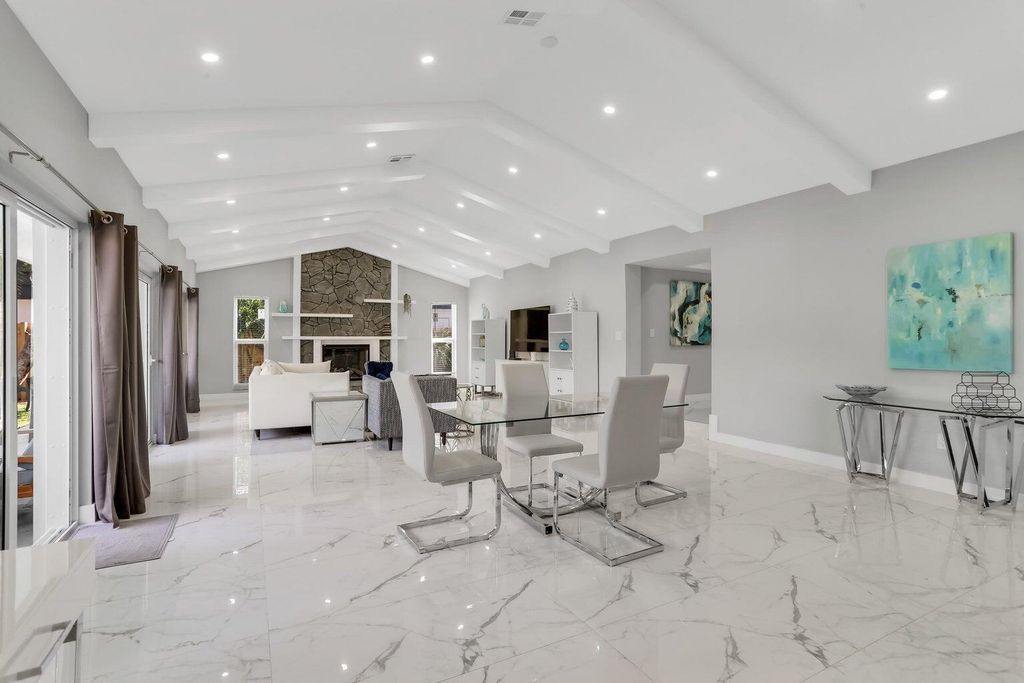 Photo of 2019 NE 14th Court, Fort Lauderdale, FL 33304 (MLS # B26002714)