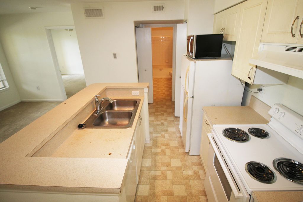 Photo of 4823 Via Palm Lakes #1315, West Palm Beach, FL 33417 (MLS # B26019733)