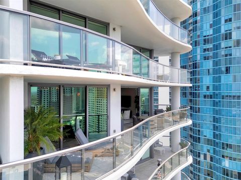 Condominium in Fort Lauderdale FL 100 Las Olas Blvd Blvd 10.jpg