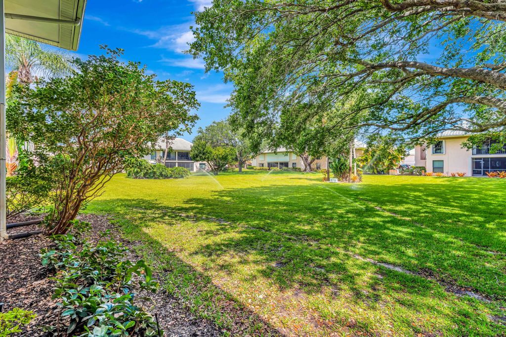 Photo of 13 SE Turtle Creek Drive #B, Jupiter, FL 33469 (MLS # B26021558)