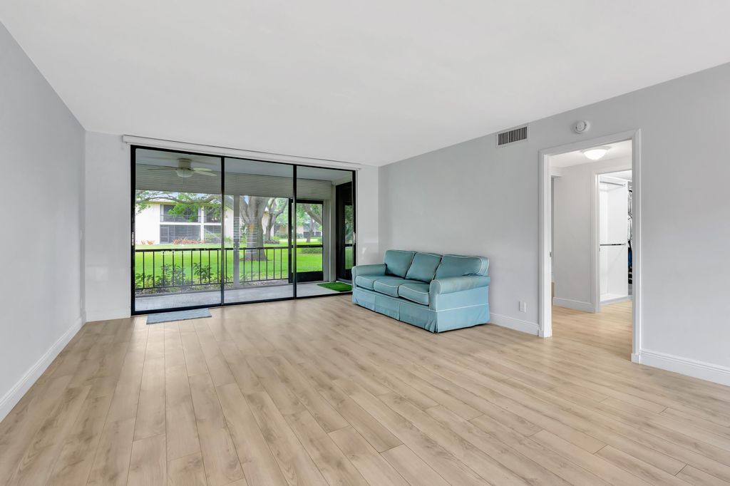Photo of 13 SE Turtle Creek Drive #B, Jupiter, FL 33469 (MLS # B26021558)