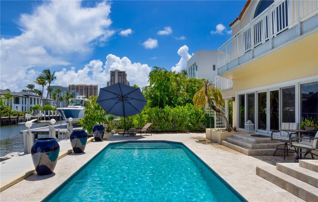 Lauderdale Shores Corr - Residential