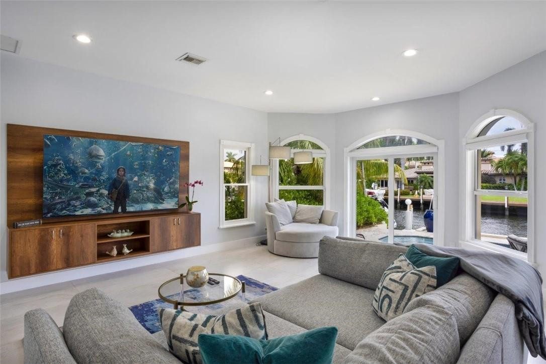 Lauderdale Shores Corr - Residential