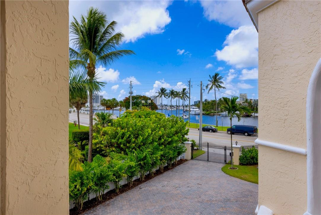 Lauderdale Shores Corr - Residential