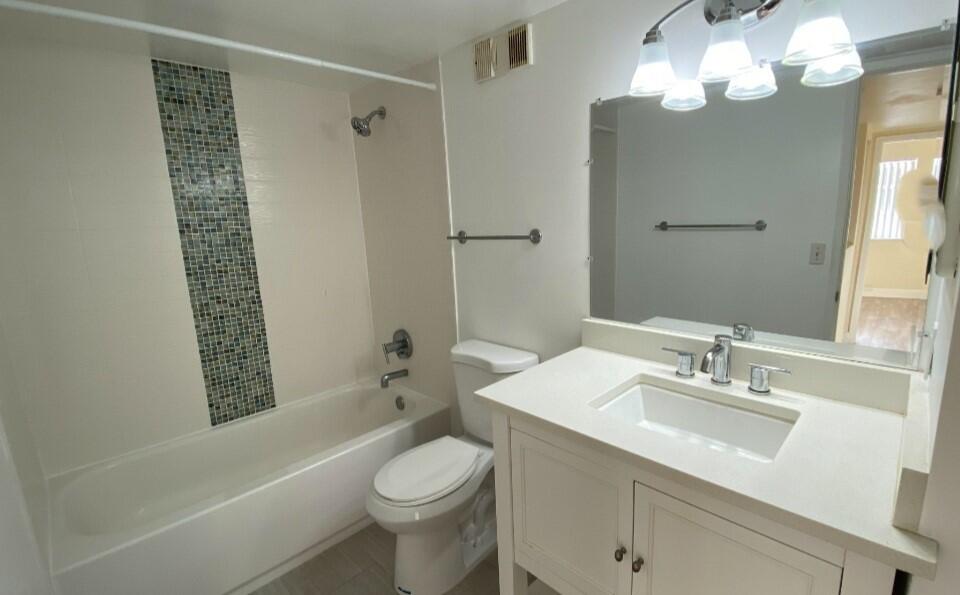 YACHT CLUB ON THE INTRACOASTAL CONDO - Residential