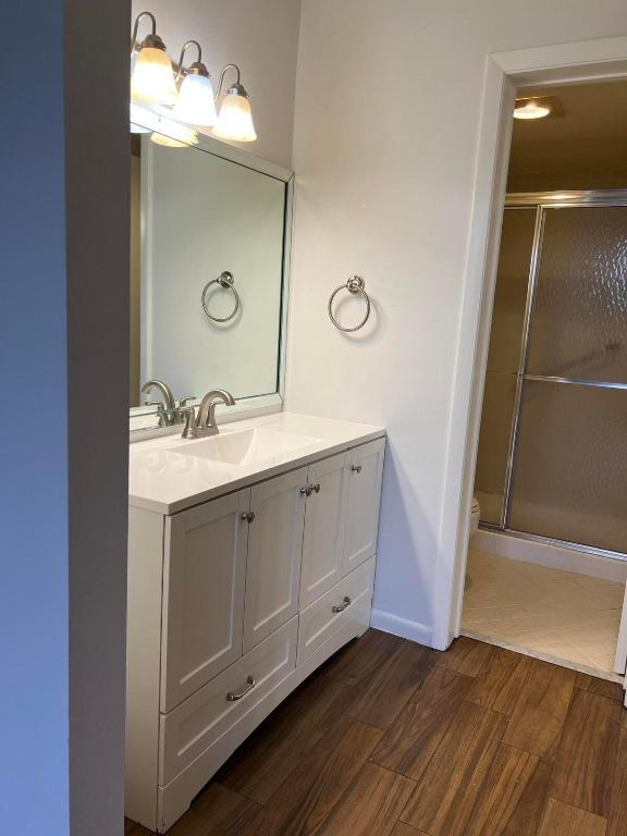 TRADEWINDS D CONDO - Residential