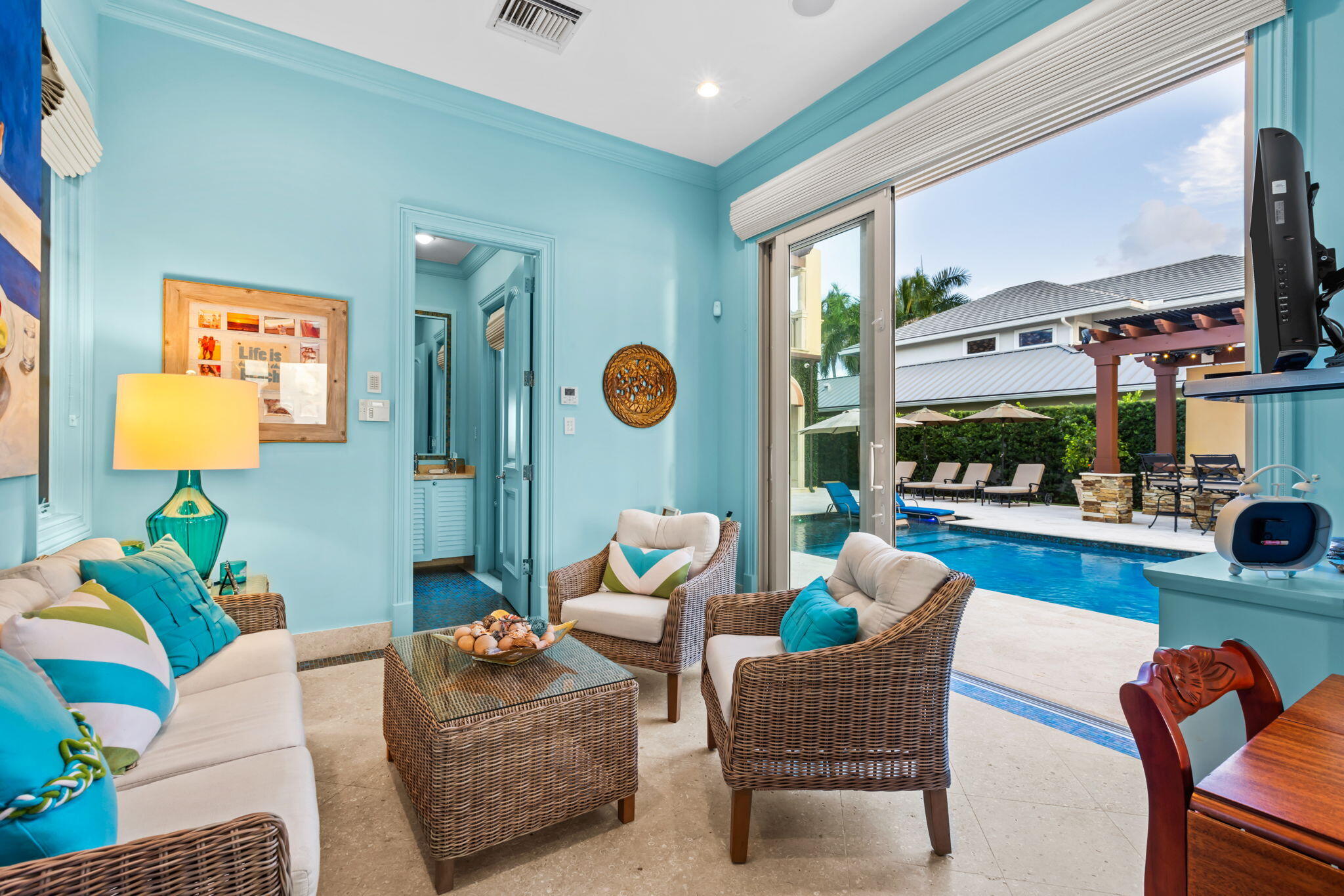 LAKE SHORES LANTANA - Residential