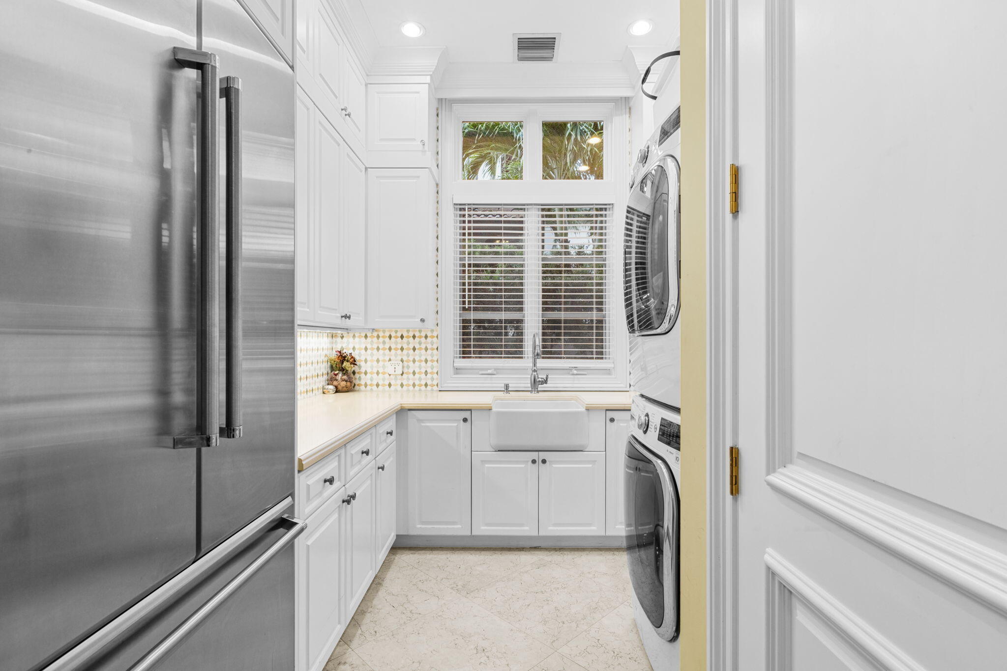 LAKE SHORES LANTANA - Residential