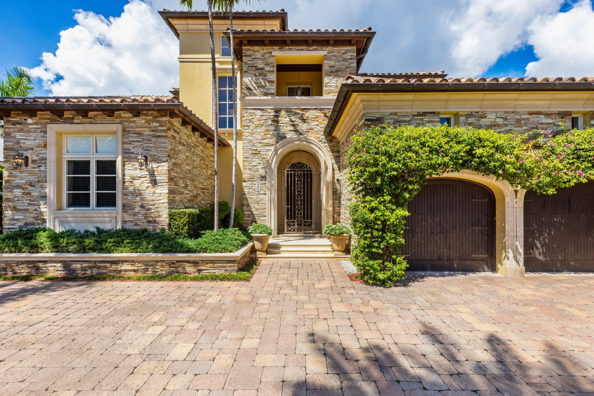 LAKE SHORES LANTANA - Residential