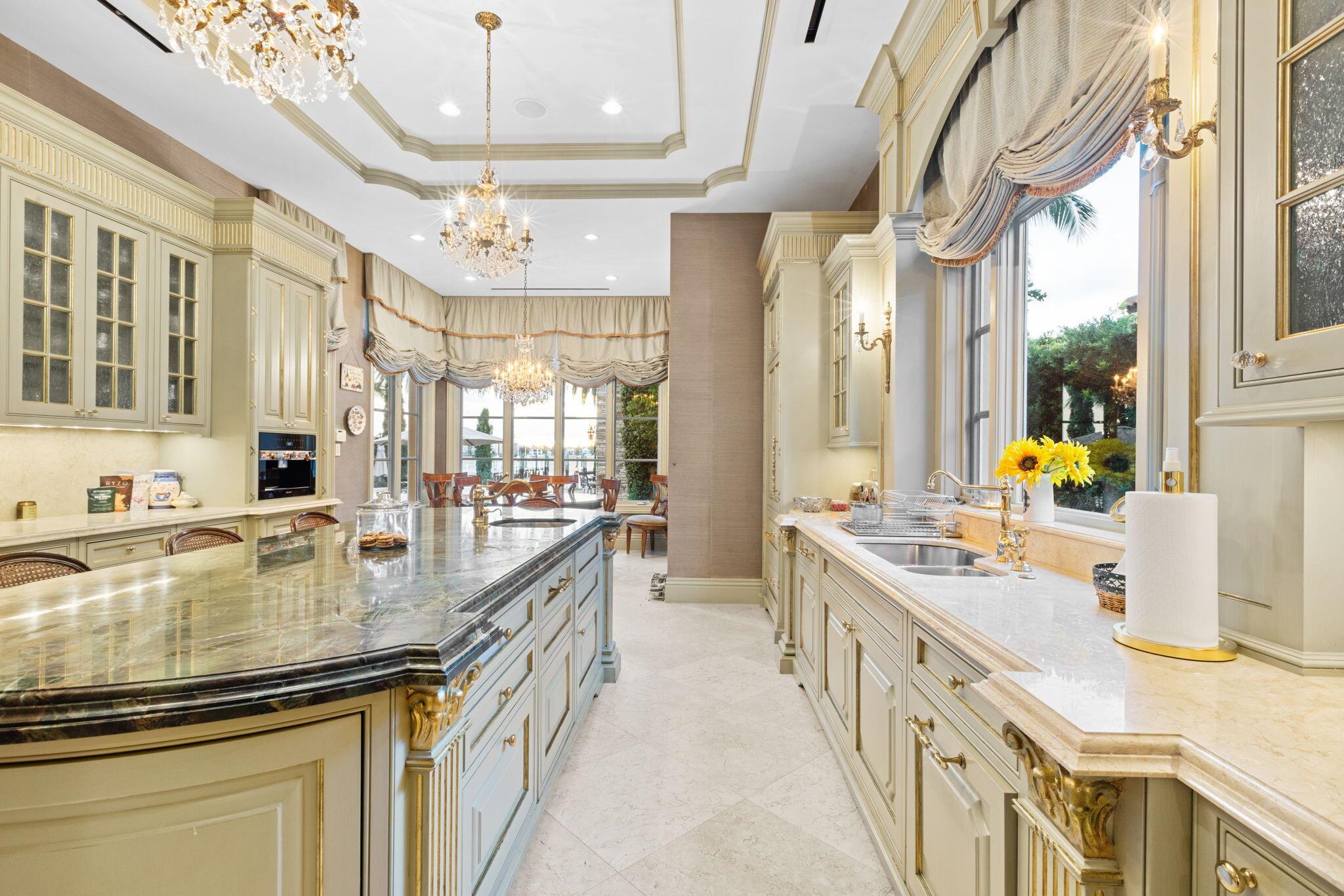 LAKE SHORES LANTANA - Residential