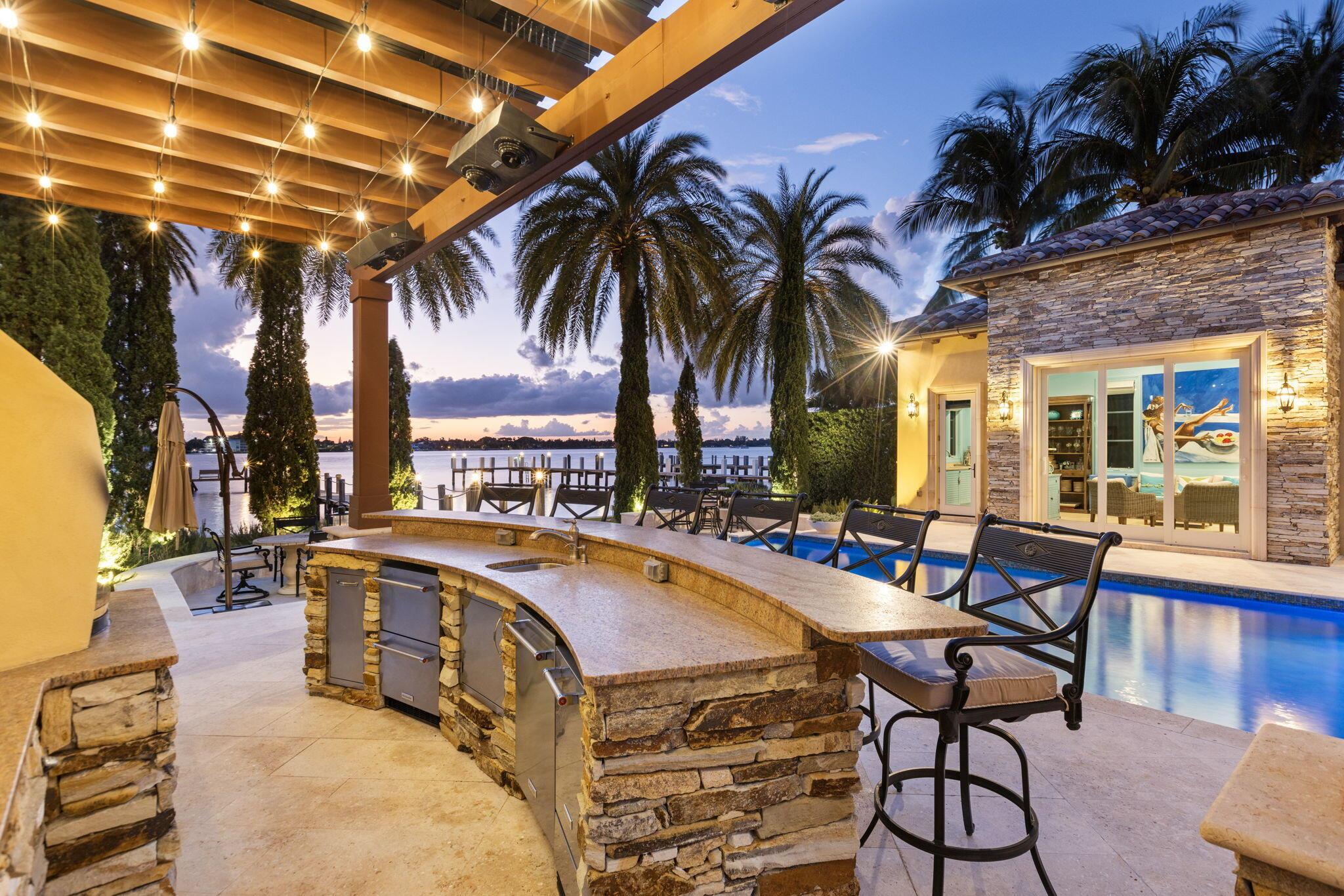 LAKE SHORES LANTANA - Residential