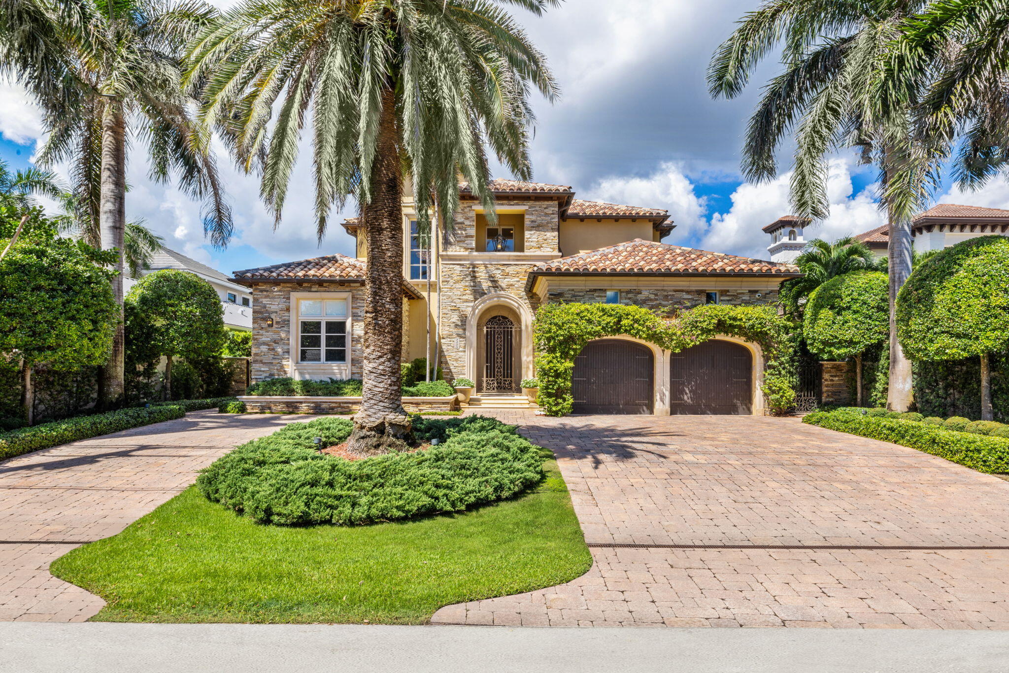 LAKE SHORES LANTANA - Residential