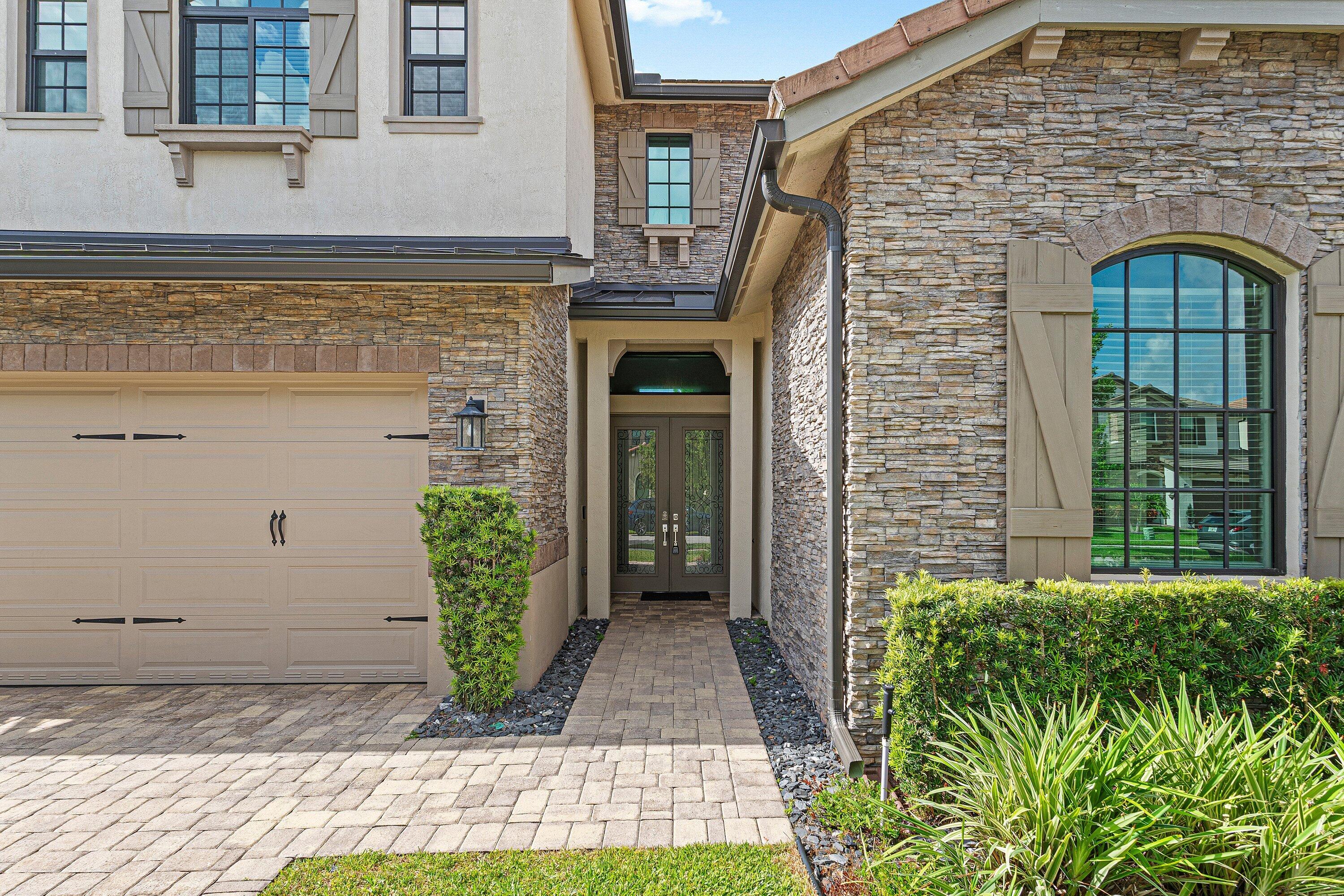 8907 Grand Prix Lane