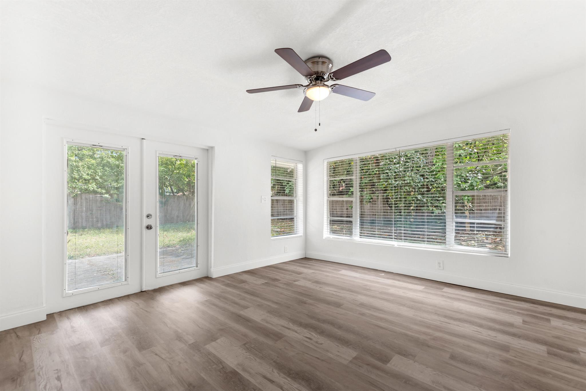 LAUDERDALE MANORS AMD PLA - Residential Lease