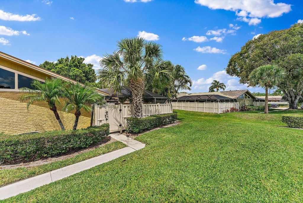 Photo of 5870 Golden Eagle Circle, Palm Beach Gardens, FL 33418 (MLS # R10981432)