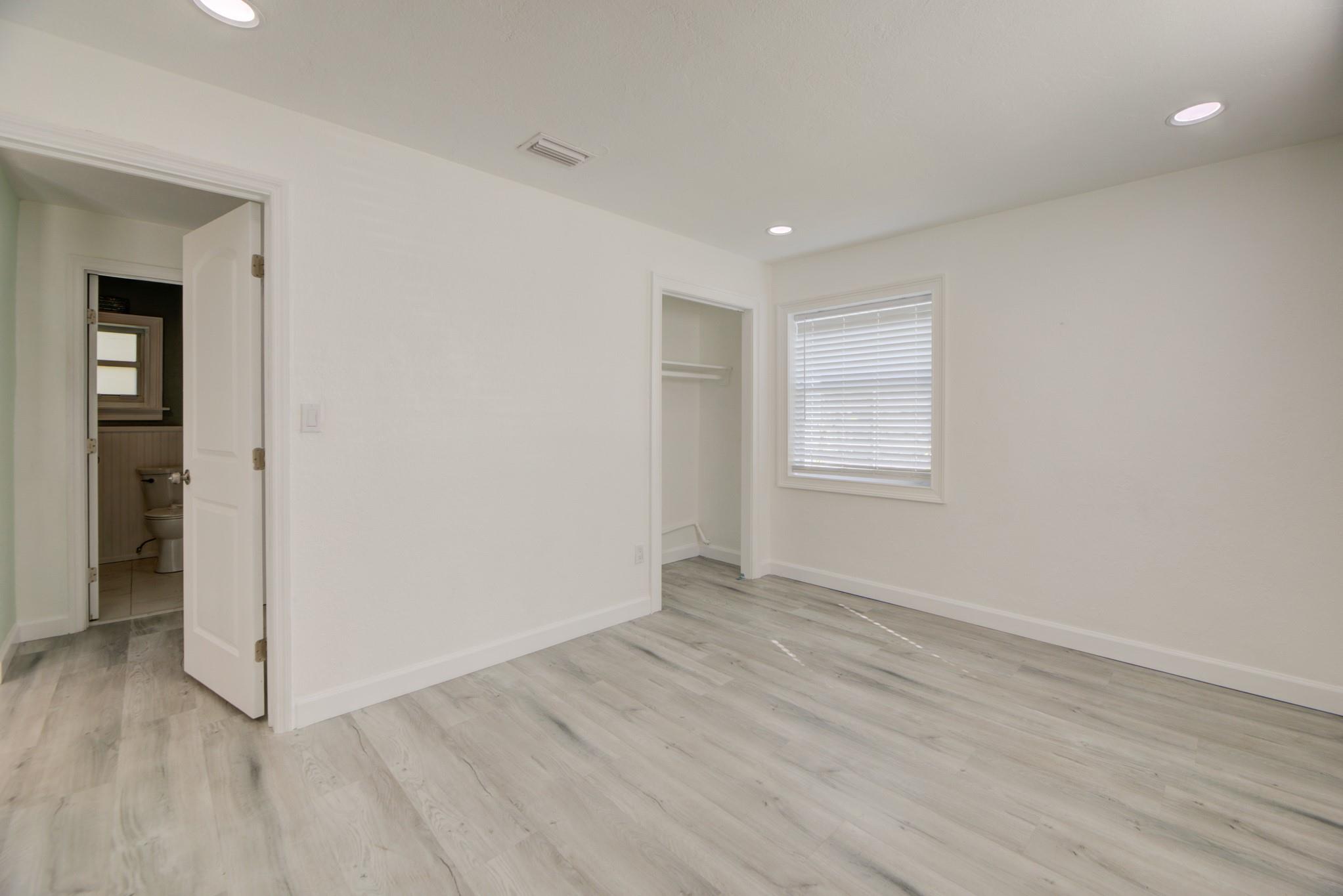 WHITE ACRES - Residential Lease