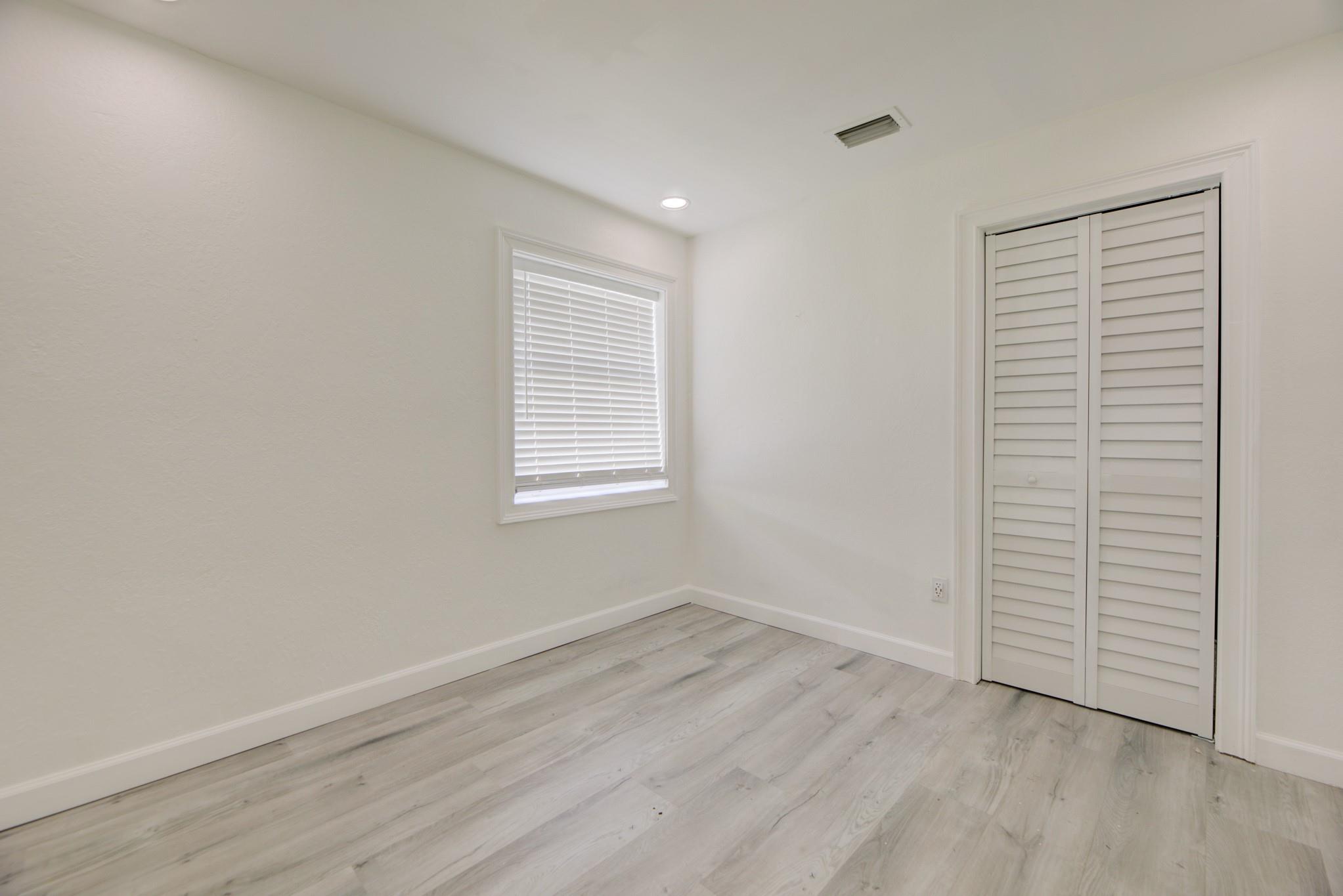 WHITE ACRES - Residential Lease