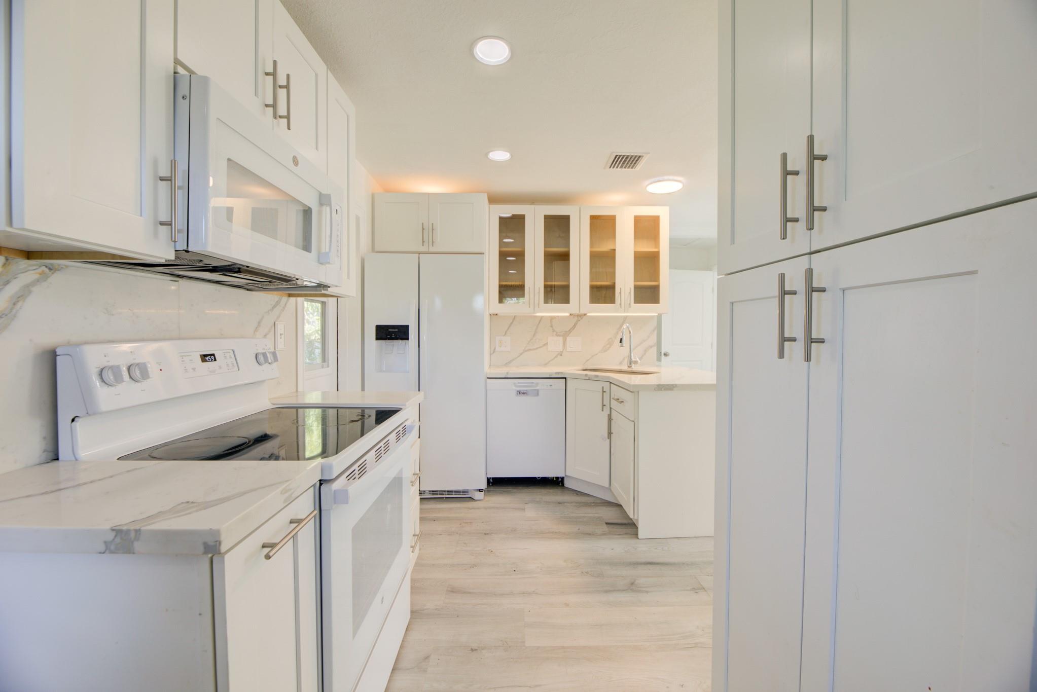 WHITE ACRES - Residential Lease