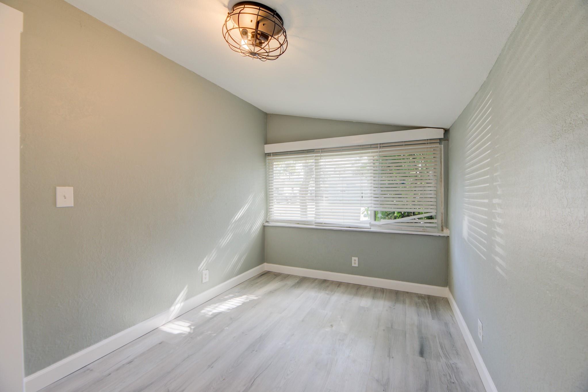 WHITE ACRES - Residential Lease